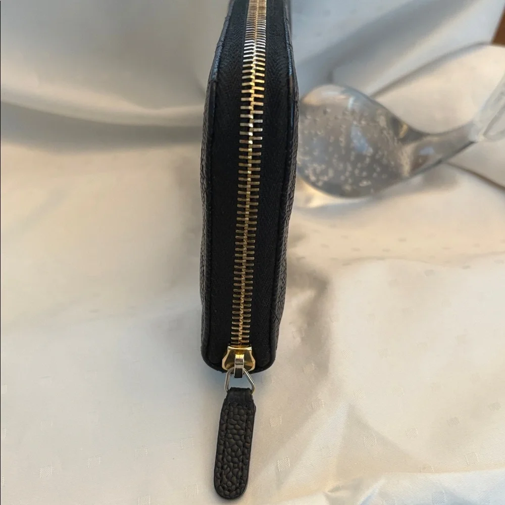 Chanel Black Caviar Leather Zip Wallet with Original COA (EUC) 🖤🖤🖤 - Picture 8 of 16